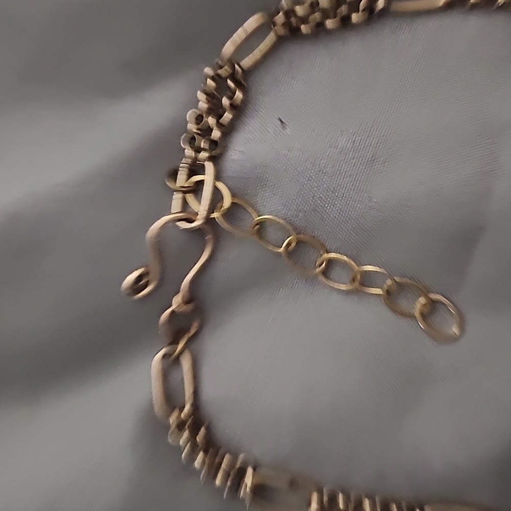 Elegant Gold Circle Pendant Necklace - Picture 2 of 4